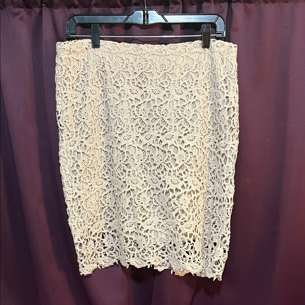 Kenar Cream Lace Pencil Skirt